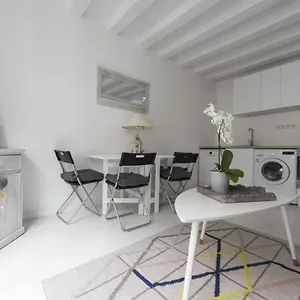 Apartment Nieve, Paris