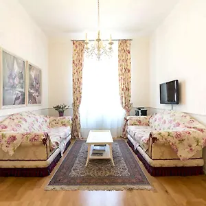 apartments-in-pistoia.it-tuscanyhotel.com/